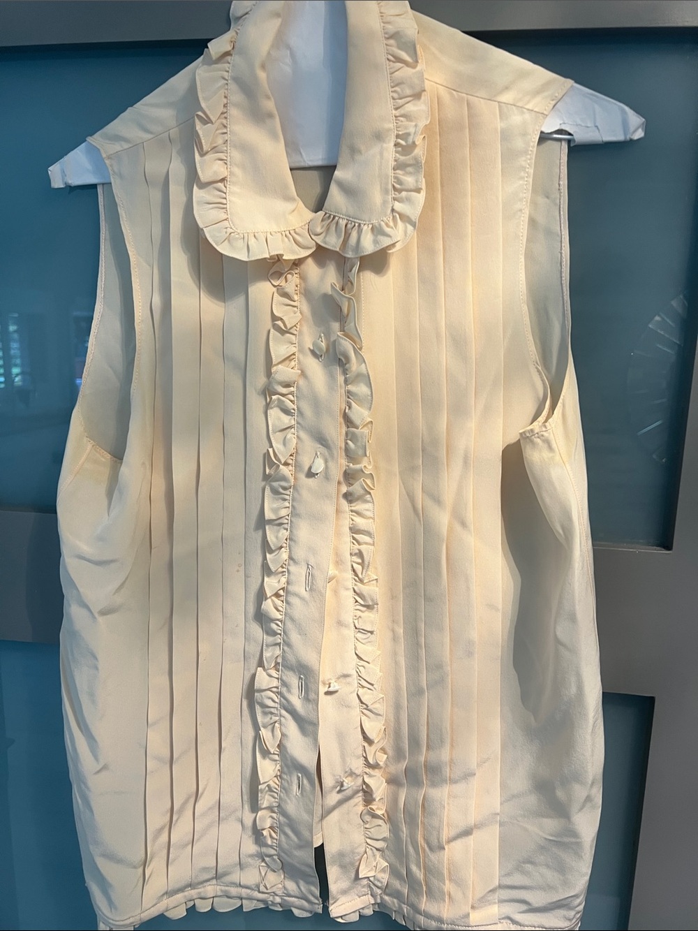 CHANEL Cream Ruffled Pleat-Front Sleeveless Blouse